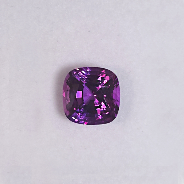 實驗室紫色藍寶石裸石9克拉 