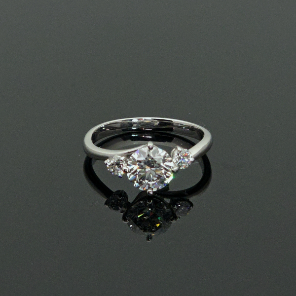 實驗室鑽石圓形女戒1克拉 