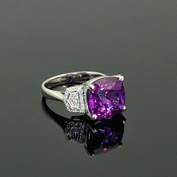 實驗室紫色剛玉枕形女戒9克拉 